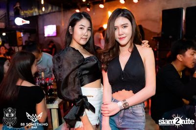 Zeal at 88 Something Bar — photo 7
