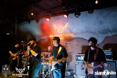 Zeal at 88 Something Bar — photo 33