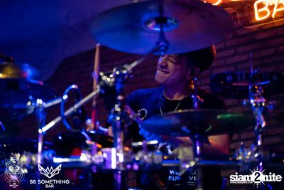 Zeal at 88 Something Bar — photo 75