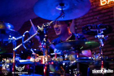 Zeal at 88 Something Bar — photo 76