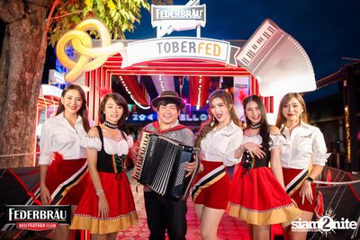 OKTOBERFED ที่ Zoe in Yellow — photo 1