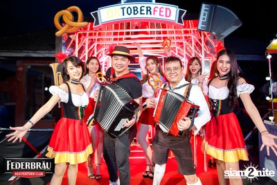 OKTOBERFED ที่ Zoe in Yellow — photo 4