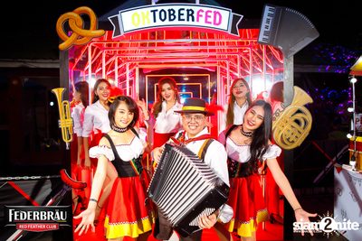 OKTOBERFED ที่ Zoe in Yellow — photo 8
