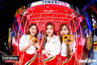 OKTOBERFED ที่ Zoe in Yellow — photo 9