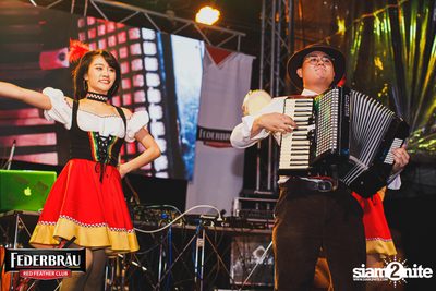 OKTOBERFED ที่ Zoe in Yellow — photo 47