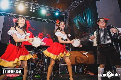 OKTOBERFED ที่ Zoe in Yellow — photo 49