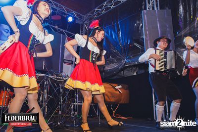 OKTOBERFED ที่ Zoe in Yellow — photo 50