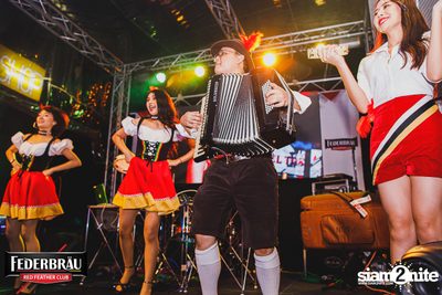 OKTOBERFED ที่ Zoe in Yellow — photo 51