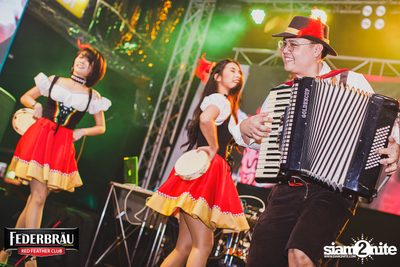 OKTOBERFED ที่ Zoe in Yellow — photo 53