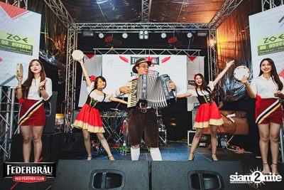 OKTOBERFED ที่ Zoe in Yellow — photo 79
