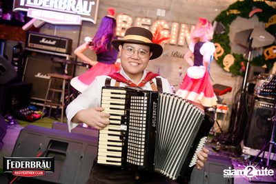 OKTOBERFED ที่ Begin Bar — photo 57