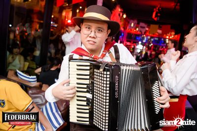 OKTOBERFED ที่ Begin Bar — photo 96