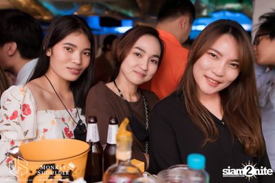 Ink Waruntorn ที่ร้าน Perfect Strangers  — photo 15