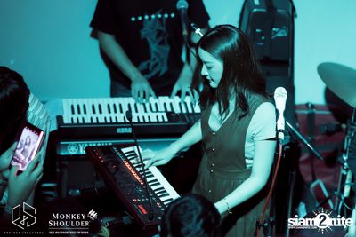 Ink Waruntorn ที่ร้าน Perfect Strangers  — photo 57