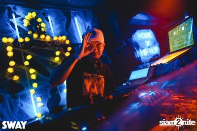 Halloween Night ที่ Sway — photo 1