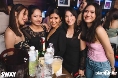 Halloween Night ที่ Sway — photo 9