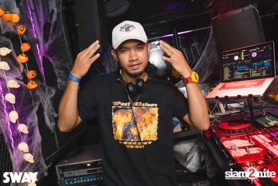 Halloween Night ที่ Sway — photo 22