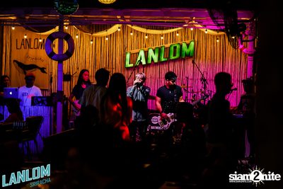 Pang Nakarin at Lanlom Sriracha — photo 12
