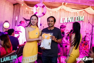 Pang Nakarin at Lanlom Sriracha — photo 99