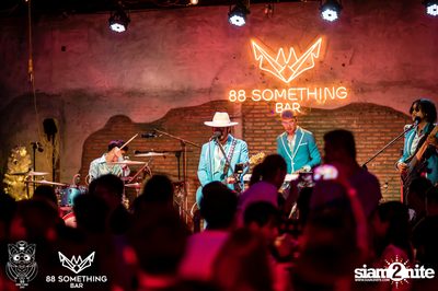 The Parkinson and Zom Marie at 88 Something Bar — photo 74