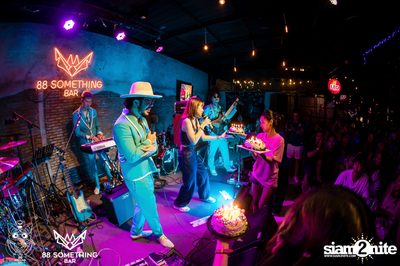 The Parkinson and Zom Marie at 88 Something Bar — photo 137