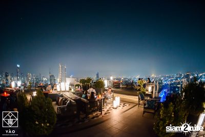 Friday Night ที่ Yao Restaurant & Rooftop Bar — photo 11