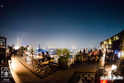 Friday Night ที่ Yao Restaurant & Rooftop Bar — photo 26