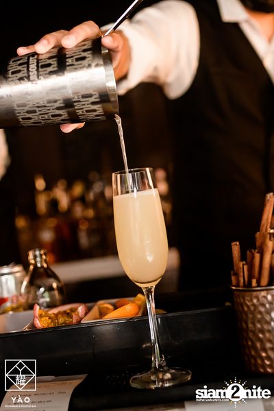 Friday Night ที่ Yao Restaurant & Rooftop Bar — photo 32