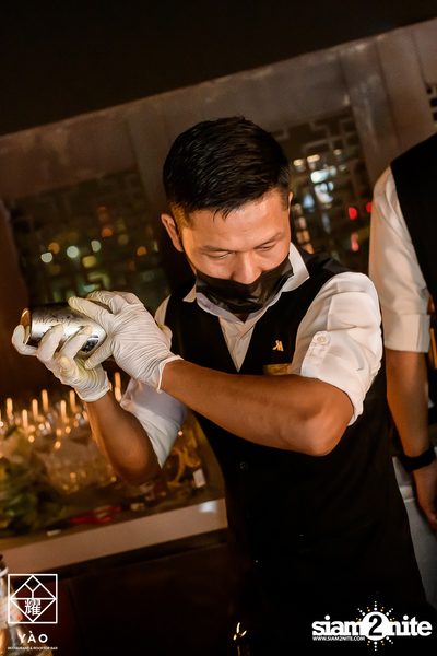Friday Night ที่ Yao Restaurant & Rooftop Bar — photo 37