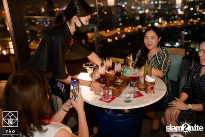 Friday Night ที่ Yao Restaurant & Rooftop Bar — photo 58