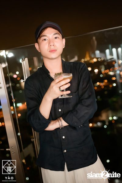 Friday Night ที่ Yao Restaurant & Rooftop Bar — photo 68