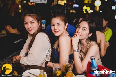 Ink Waruntorn at Fullmoon Terrace & Bar — photo 32