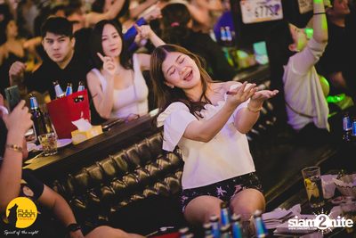 Ink Waruntorn at Fullmoon Terrace & Bar — photo 107