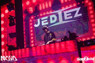 Wiwek at Maya Club — photo 33