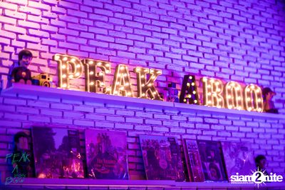 POLYCAT ที่ Peak-A-Boo Bar — photo 9