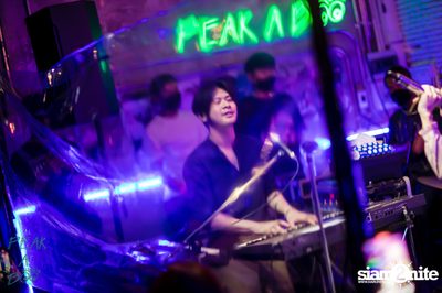POLYCAT ที่ Peak-A-Boo Bar — photo 151
