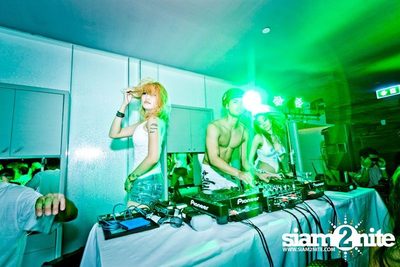 So KOOL WHITE POOL PARTY — photo 66