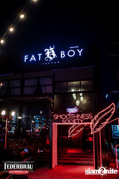 Federbräu Red Feather Club presents Smoothness Society ที่ร้าน Fat Boy Tavern — photo 7