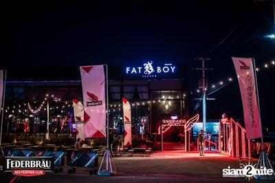 Federbräu Red Feather Club presents Smoothness Society ที่ร้าน Fat Boy Tavern — photo 8