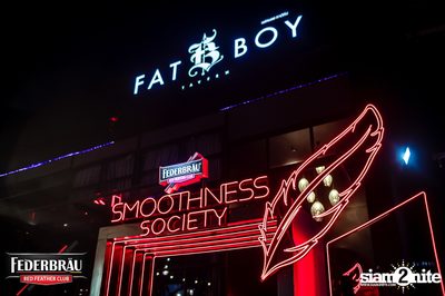 Federbräu Red Feather Club presents Smoothness Society ที่ร้าน Fat Boy Tavern — photo 9