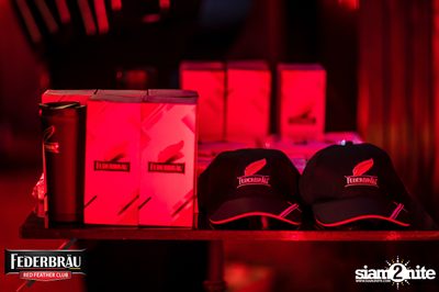 Federbräu Red Feather Club presents Smoothness Society ที่ร้าน Fat Boy Tavern — photo 18