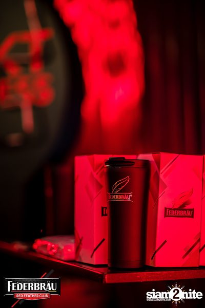 Federbräu Red Feather Club presents Smoothness Society ที่ร้าน Fat Boy Tavern — photo 19