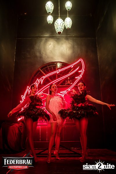Federbräu Red Feather Club presents Smoothness Society ที่ร้าน Fat Boy Tavern — photo 33