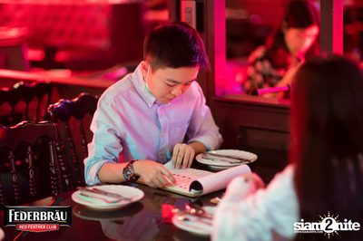Federbräu Red Feather Club presents Smoothness Society ที่ร้าน Fat Boy Tavern — photo 39