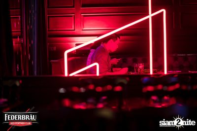 Federbräu Red Feather Club presents Smoothness Society ที่ร้าน Fat Boy Tavern — photo 40