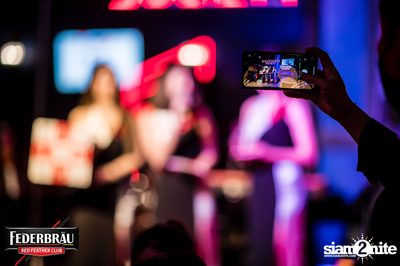 Federbräu Red Feather Club presents Smoothness Society ที่ร้าน Fat Boy Tavern — photo 79