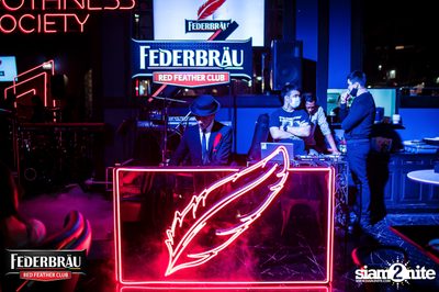 Federbräu Red Feather Club presents Smoothness Society ที่ร้าน Fat Boy Tavern — photo 81