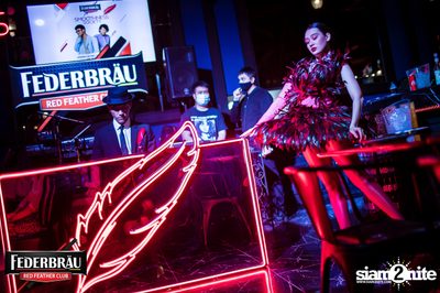 Federbräu Red Feather Club presents Smoothness Society ที่ร้าน Fat Boy Tavern — photo 83