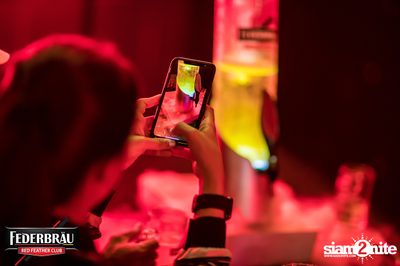 Federbräu Red Feather Club presents Smoothness Society ที่ร้าน Fat Boy Tavern — photo 90