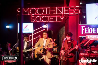 Federbräu Red Feather Club presents Smoothness Society ที่ร้าน Fat Boy Tavern — photo 92